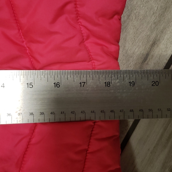 Girls Champion winter pink coat. - Picture 10 of 16